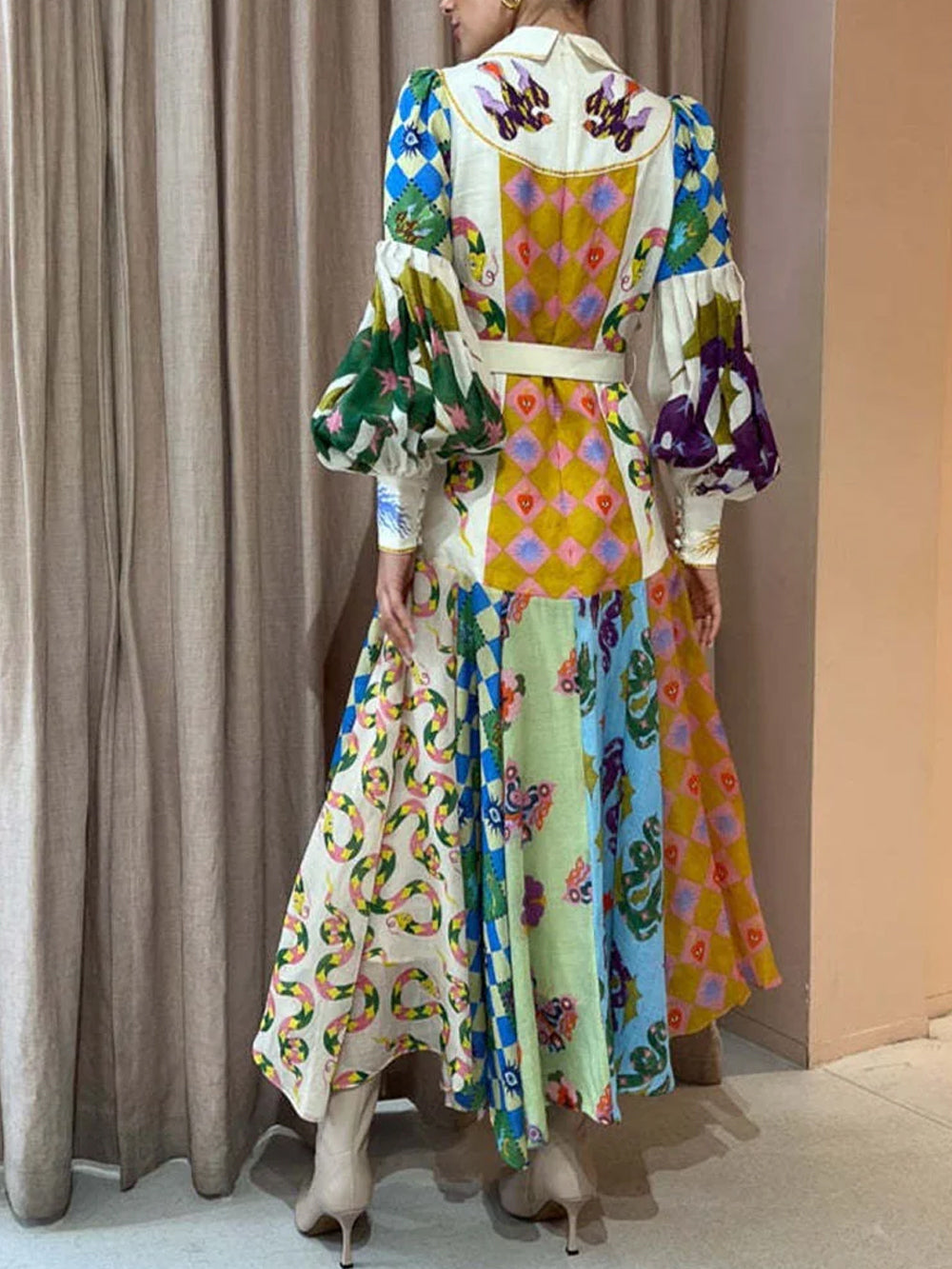 Rochie Lungă Irregulară cu Mâneci Balon Graffiti Fashion