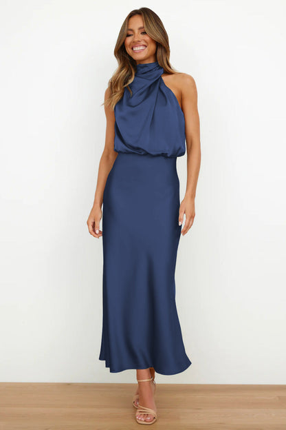 Carlina | Rochie lungă din satin cu guler halter