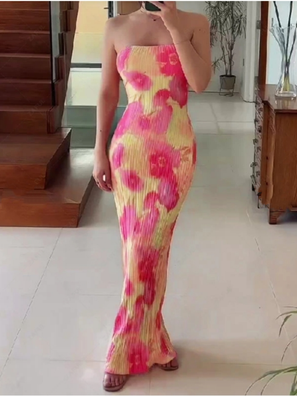 Rochie Maxi Tub cu Imprimare Florală Abstractă, cu Spate Deschis și Fără Bretele